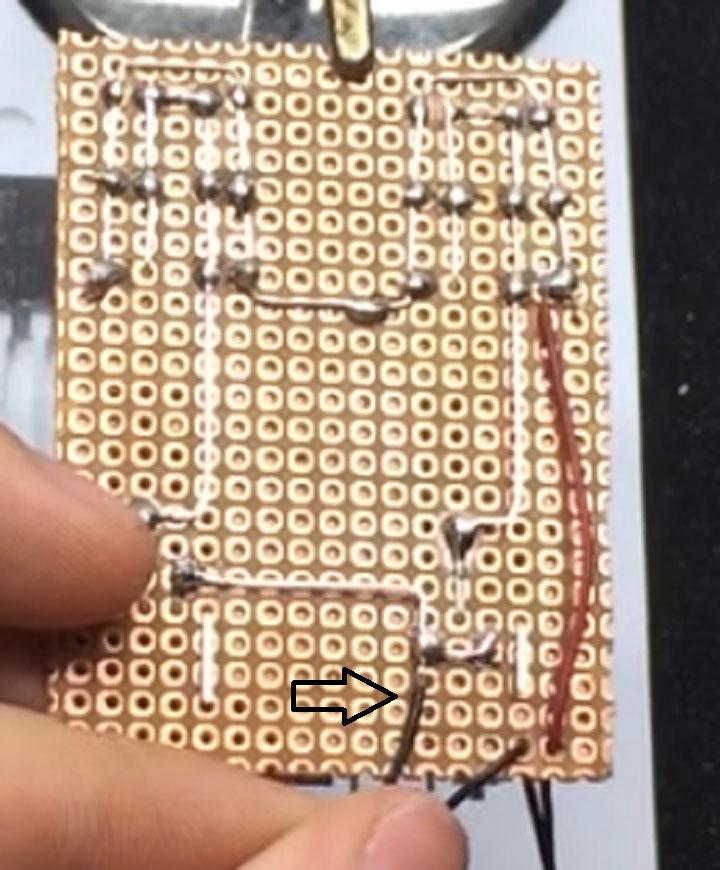 Hàn transistor với chân âm của khối Led